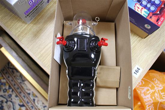 A Horikawa SH (Japan) Wind-Up New Gear Robot and five collectors robots